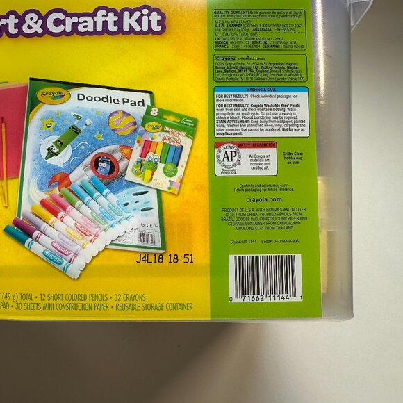 Crayola 115pc Kids Super Art & Craft Kit NEW - Picture 3 of 6